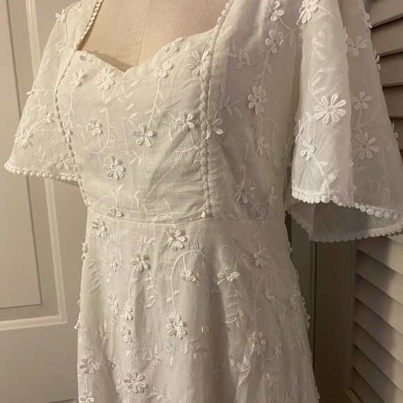 Showpo White Lace Dress- Size 8 - Picture 2 of 10